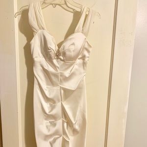 Xscape by Joanna Chen Cocktail Dress-Ivory-Size 6